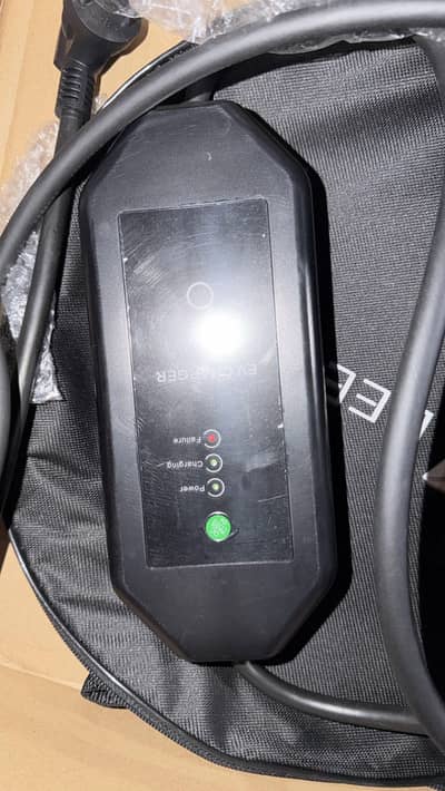 Portable EV Charger , 32A , 7KW, type 2