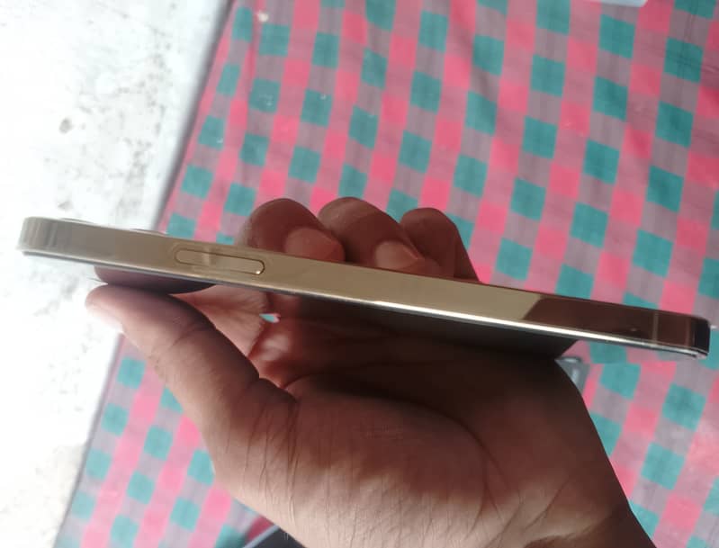 Apple iPhone 12 Pro 2