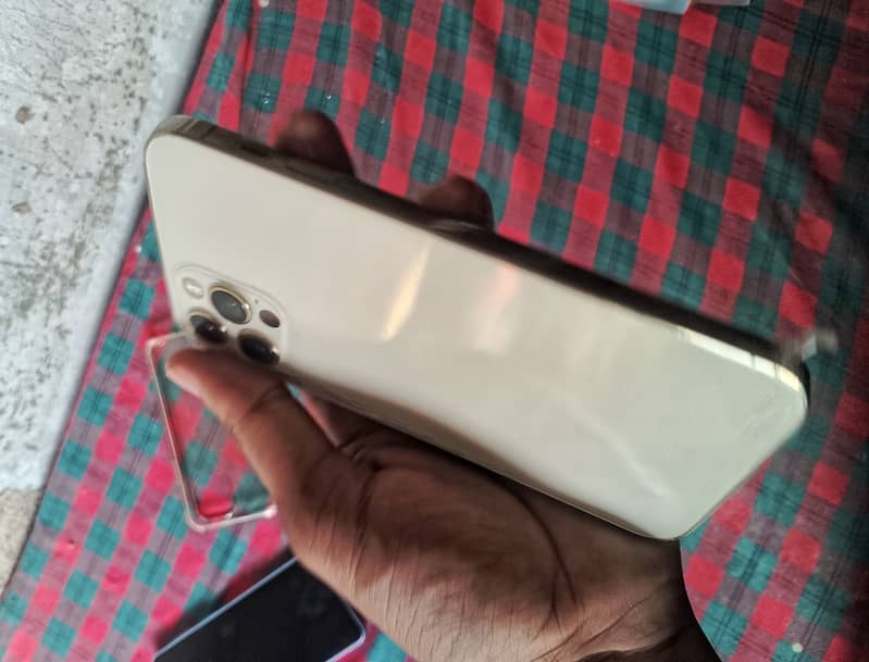 Apple iPhone 12 Pro 4