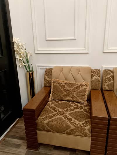 7 Seater Sofa Set for Sale – Excellent Condition
