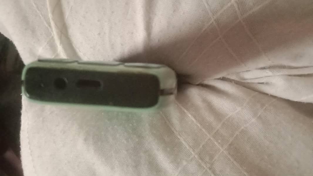 QMobile E4 Quad Pro 4