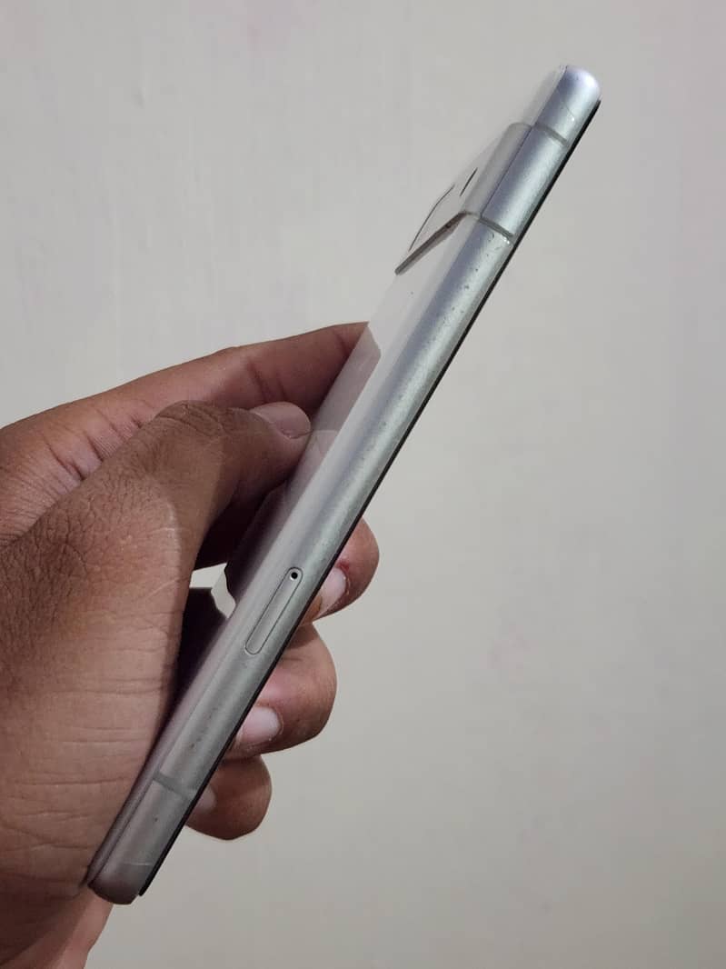 Google Pixel 7a 5