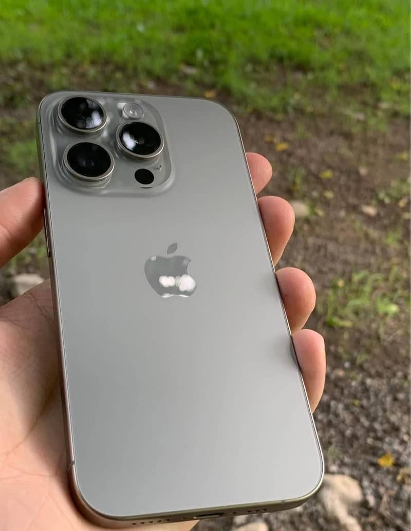 Apple iPhone 15 Pro 2