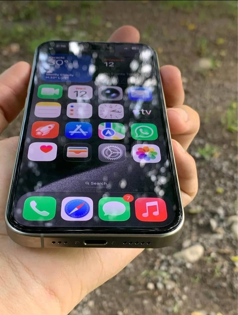 Apple iPhone 15 Pro 3