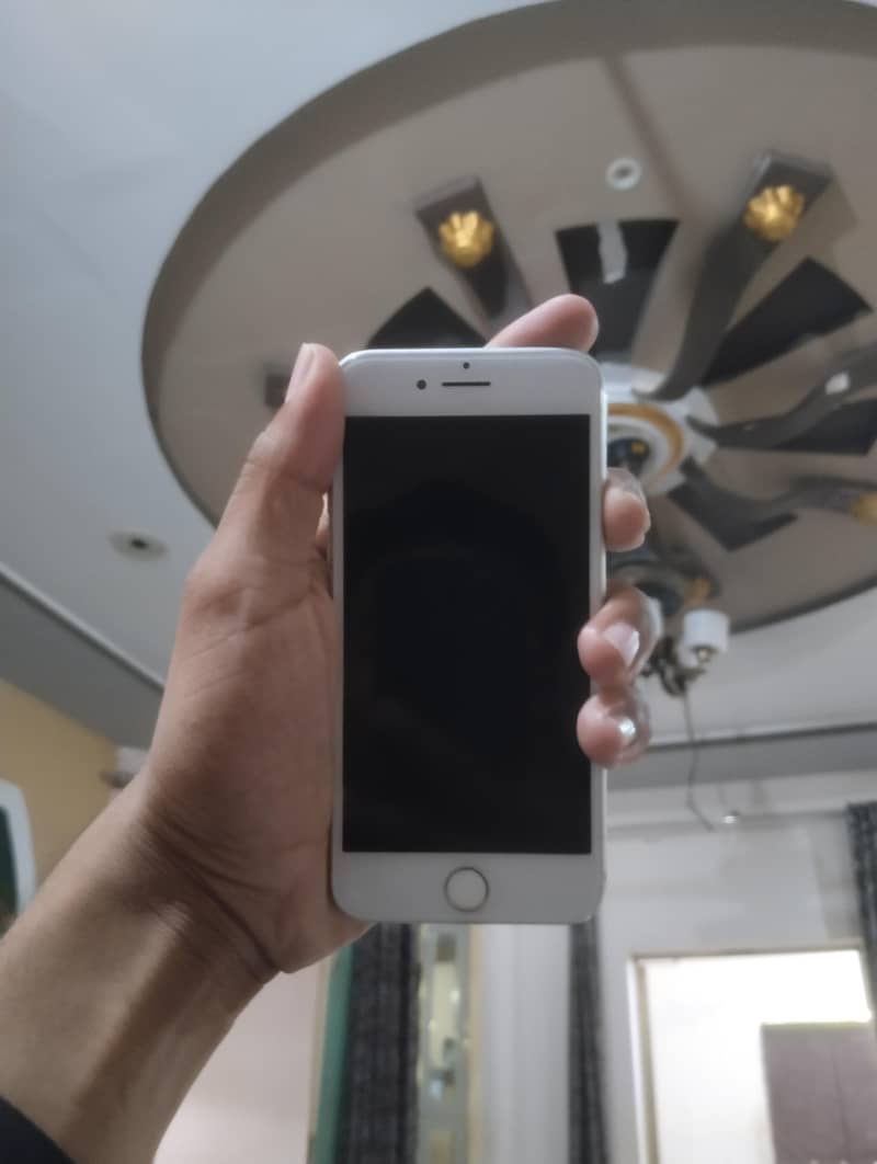 Apple iPhone 7 1