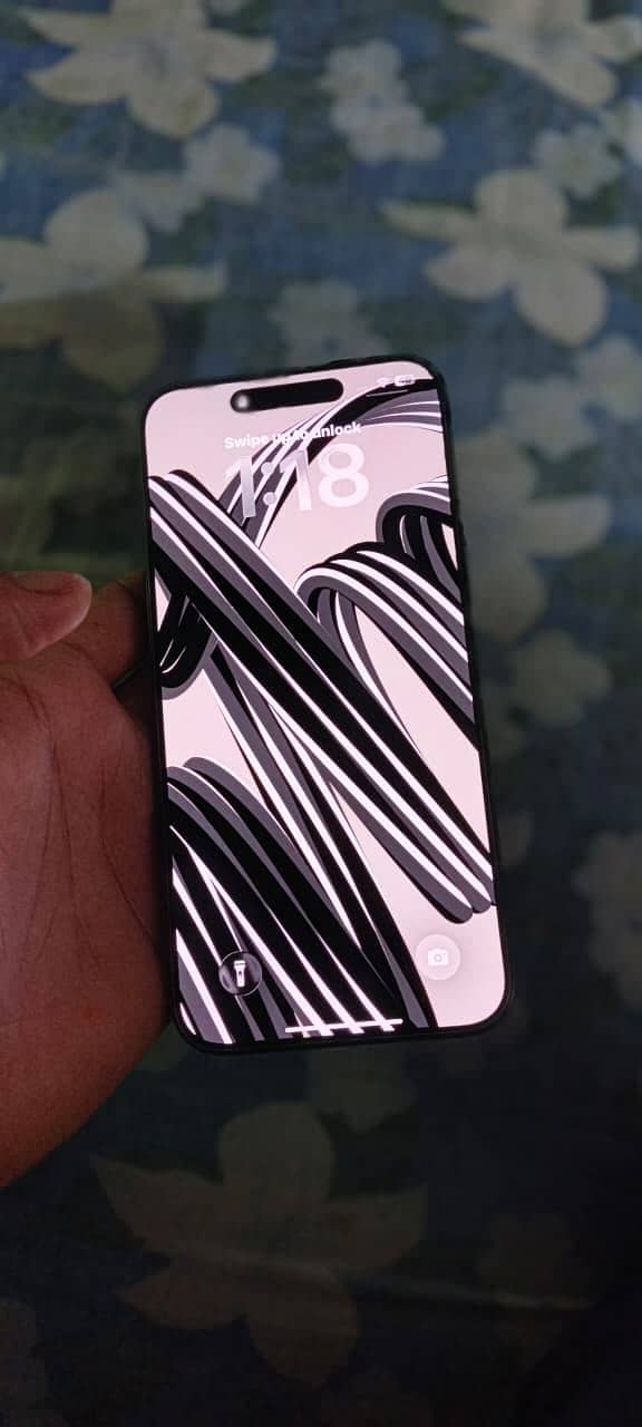 Apple iPhone 15 Pro Max 3