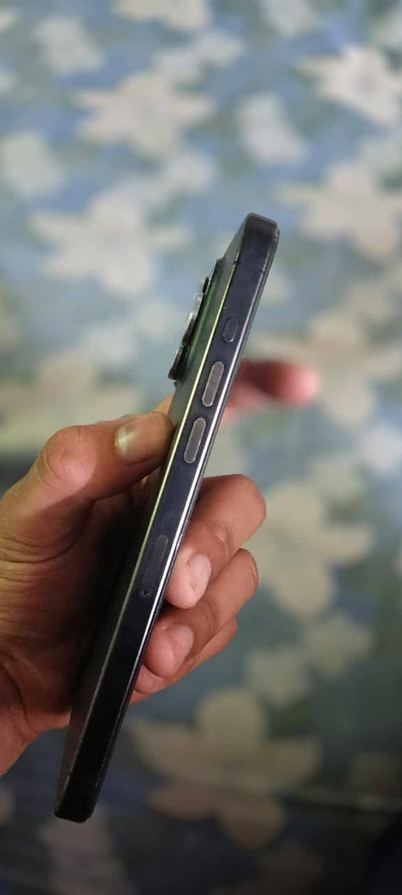 Apple iPhone 15 Pro Max 5