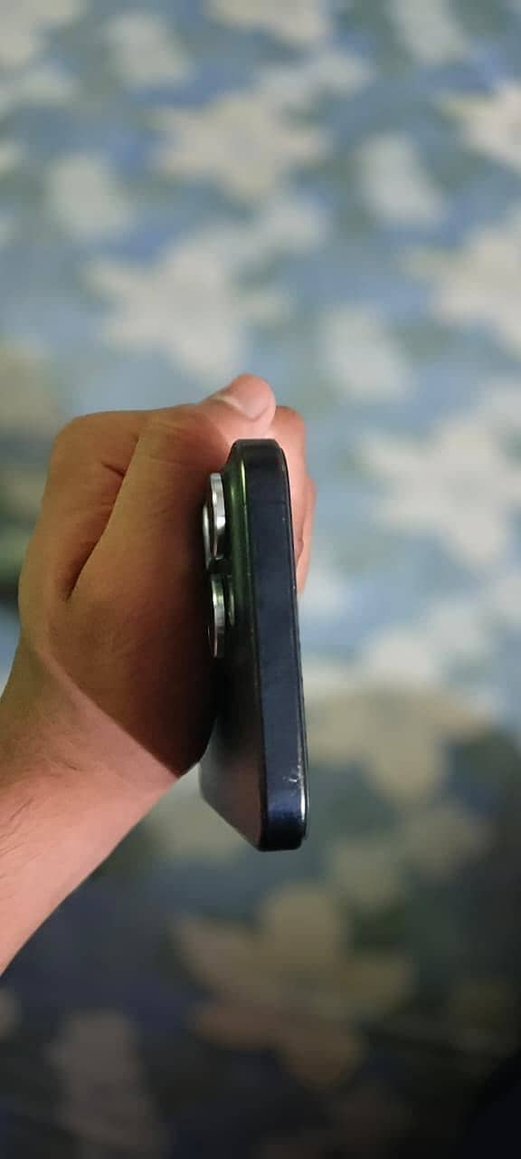 Apple iPhone 15 Pro Max 8
