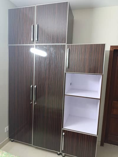 Almari Wardrobe for sale