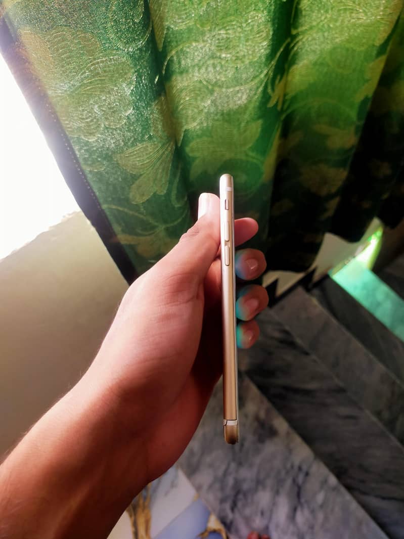 Apple iPhone 6S 5