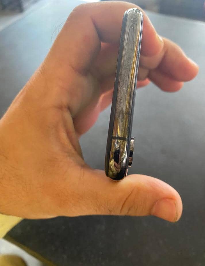 Apple iPhone Xs Sim working 1