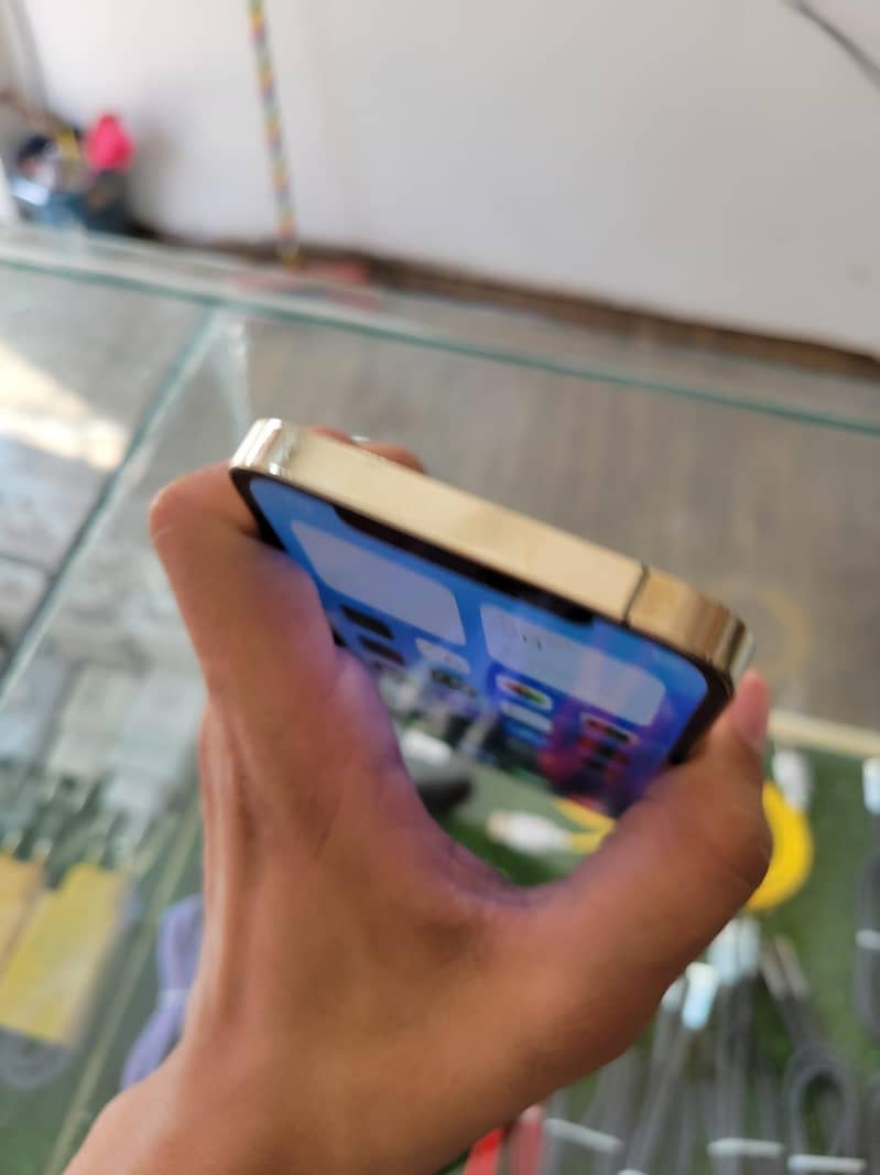 iPhone 12 Pro 4
