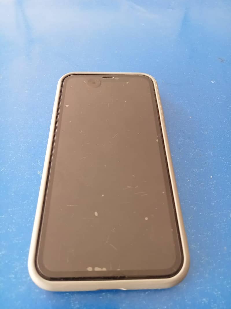 Apple iPhone 11 0