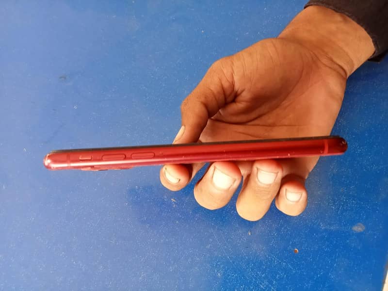 Apple iPhone 11 4