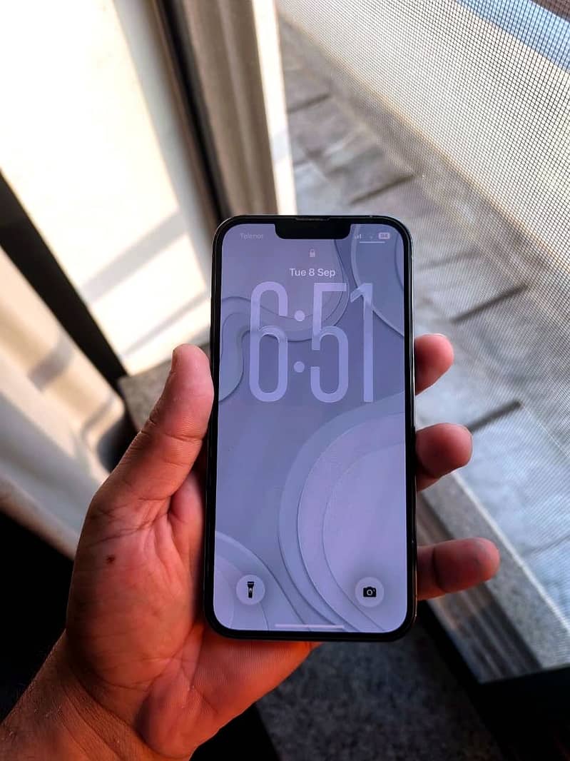 Apple iPhone 13 Pro 2