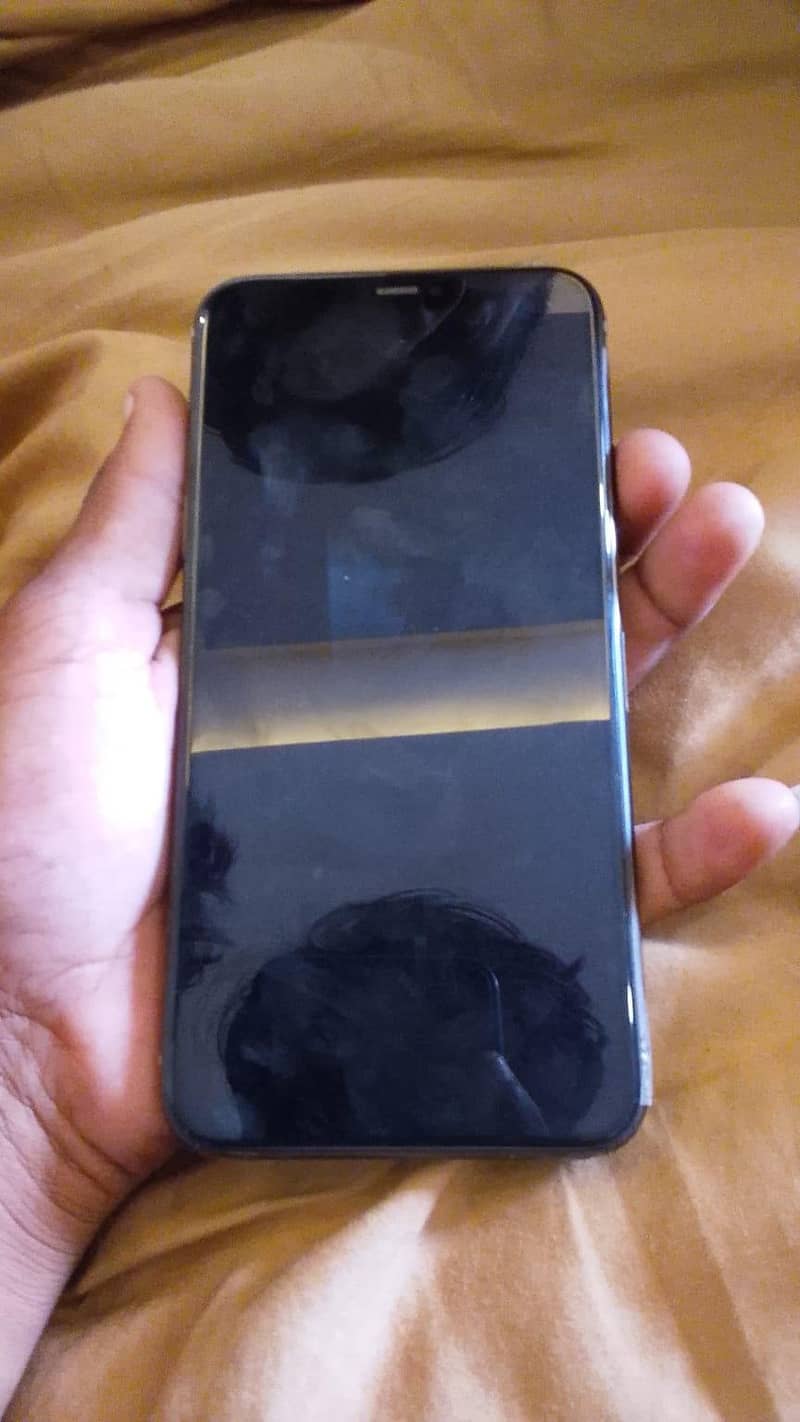 Apple iPhone 11 Pro 4
