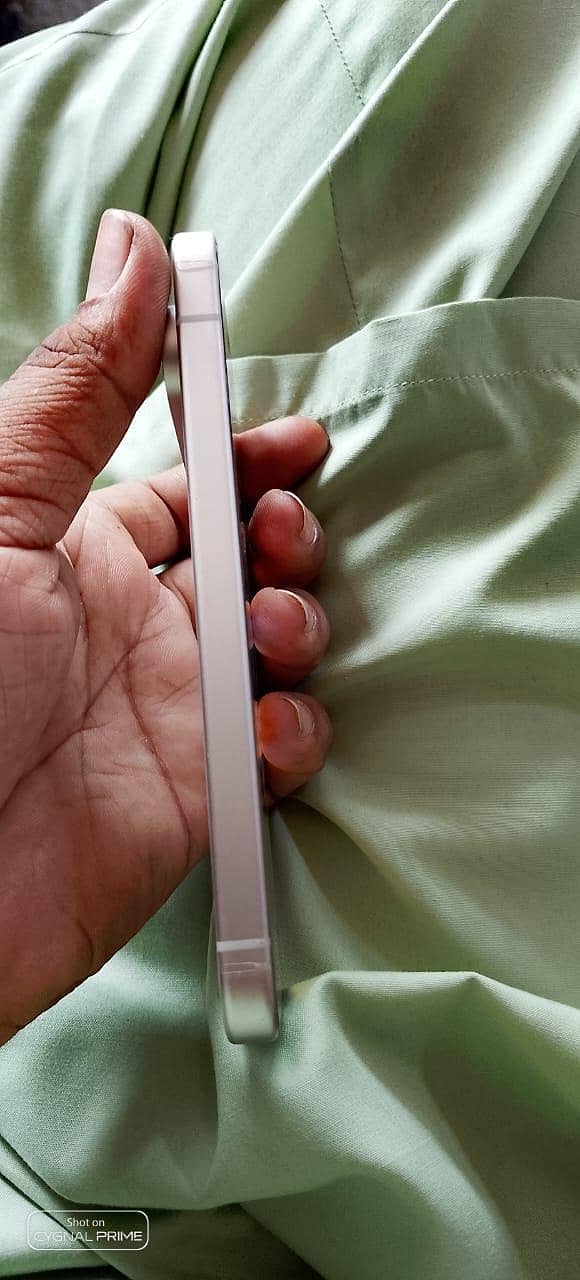 Google Pixel 9 5