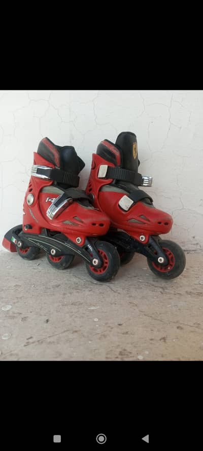Dubai import skates pair