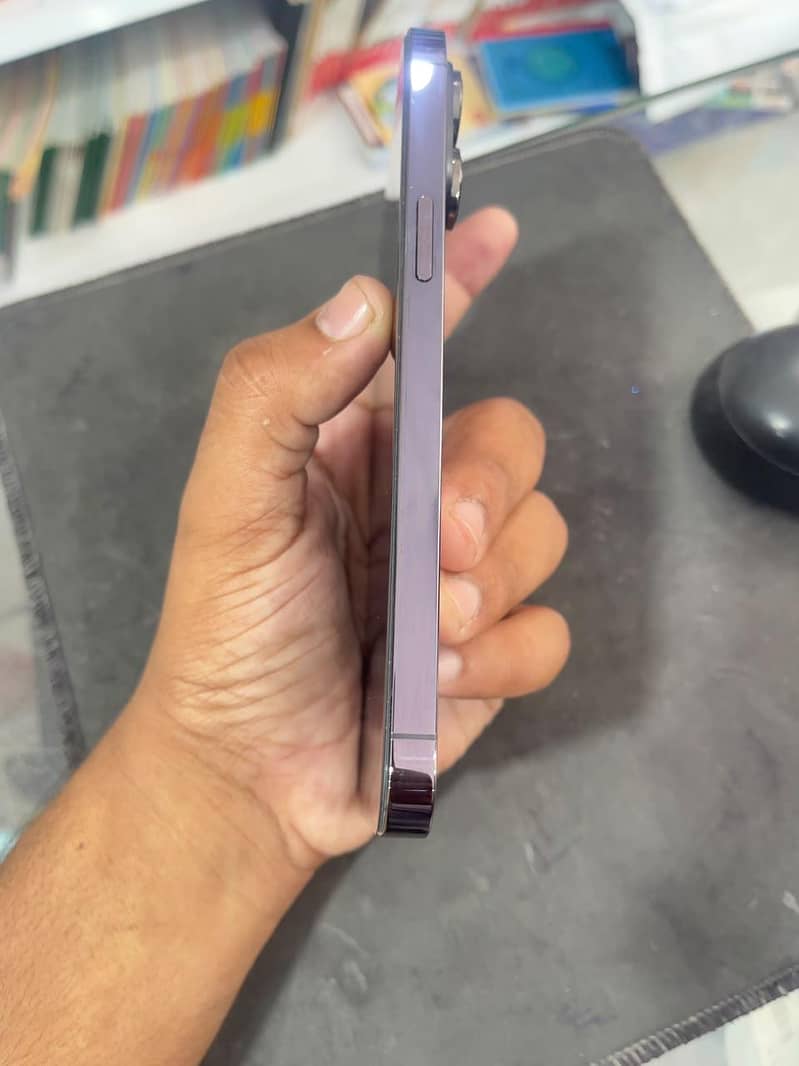 Apple iPhone 14 Pro Max 1