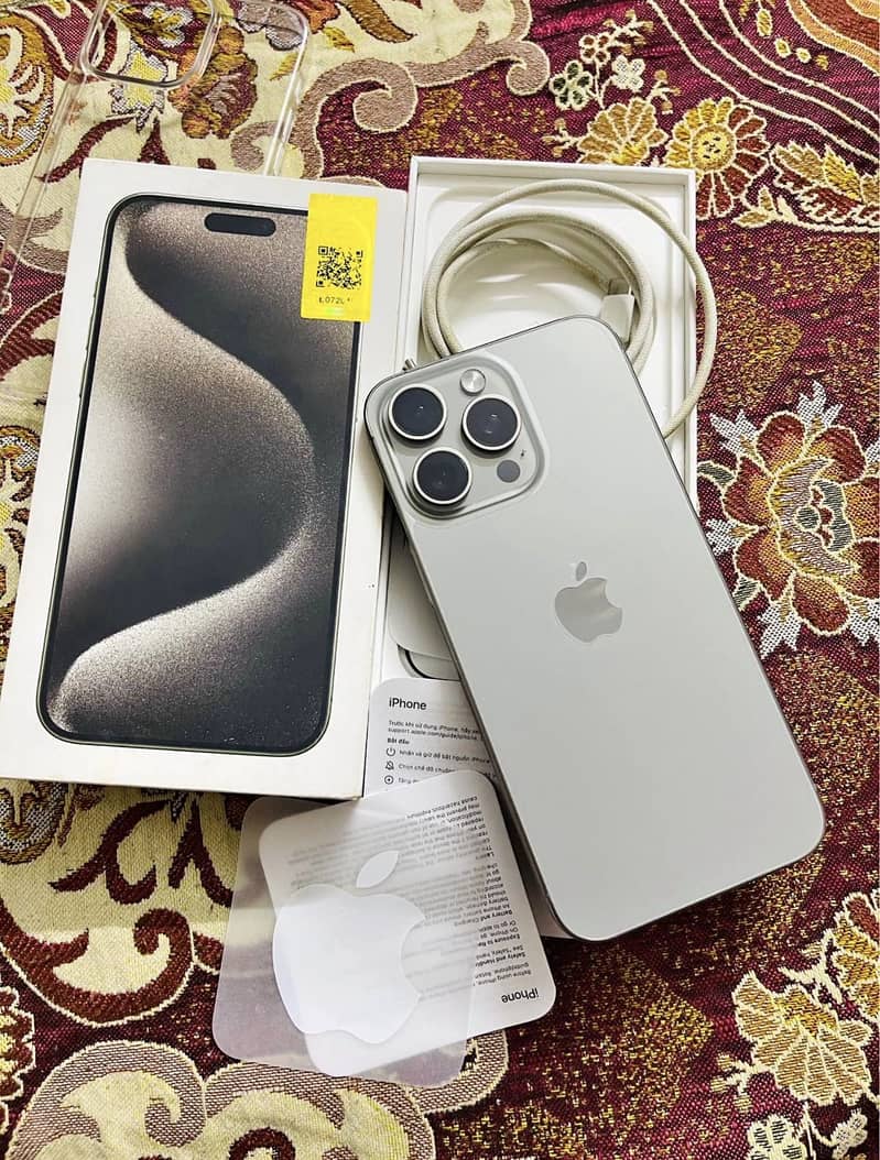 Apple iPhone 15 Pro Max 0