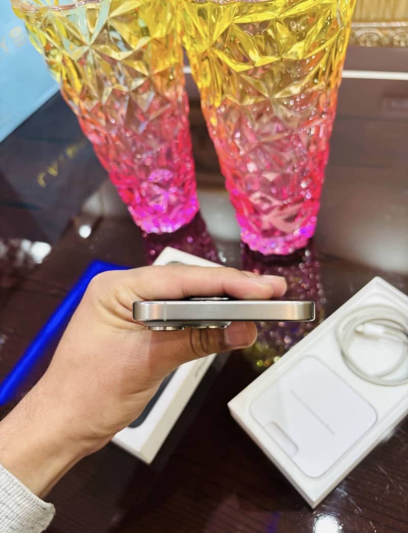 Apple iPhone 15 Pro Max 3