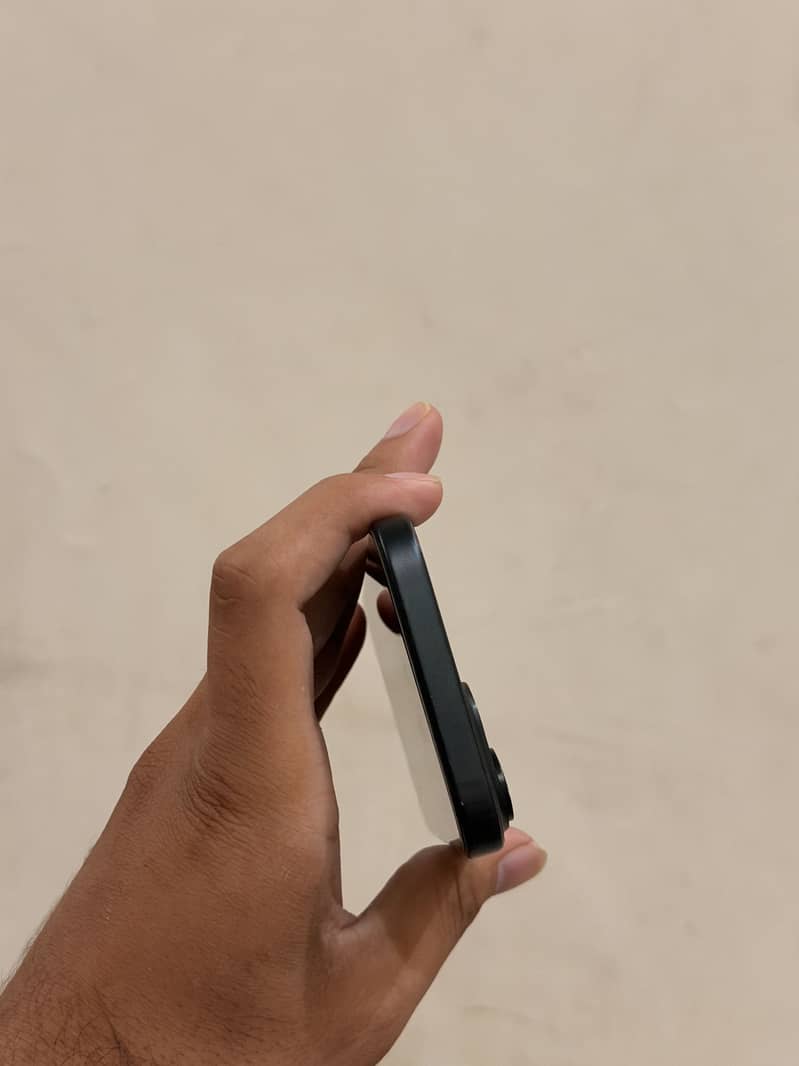 Apple iPhone 15 4