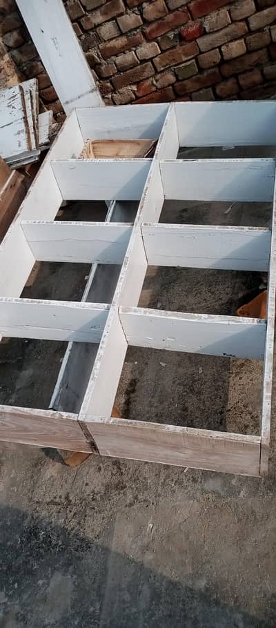 Wooden Racks - لکڑی کی الماریاں
