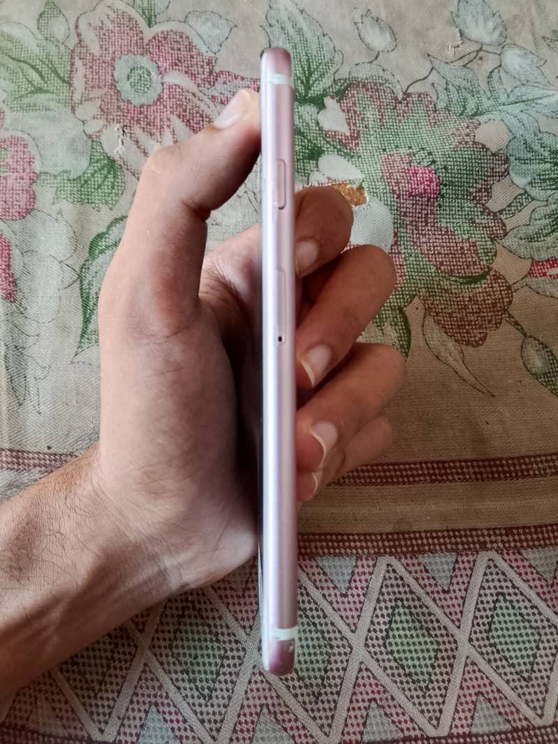 Apple iPhone 6S 1
