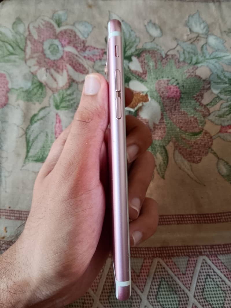 Apple iPhone 6S 3