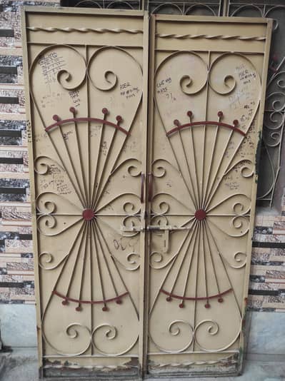iron double gate