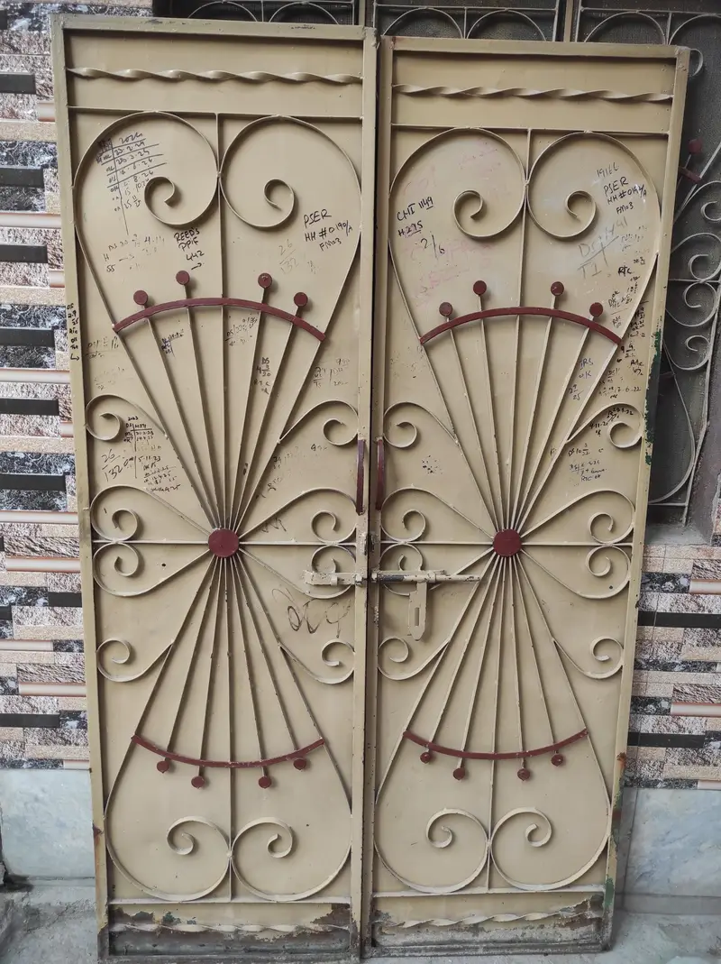 iron double gate
