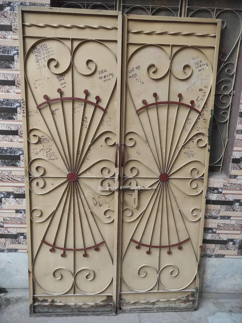 iron double gate — photo 2