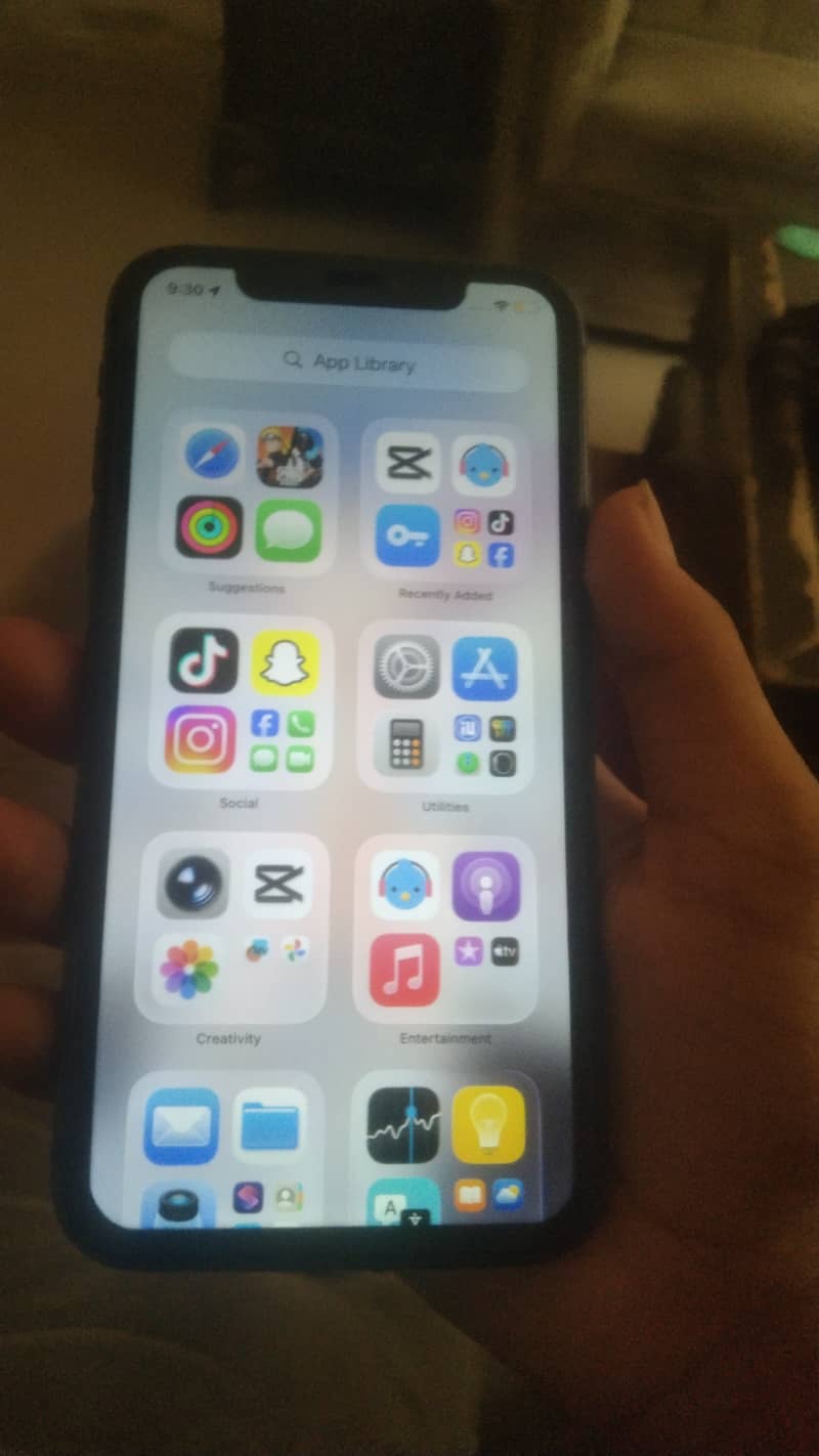 Apple iPhone 11 4