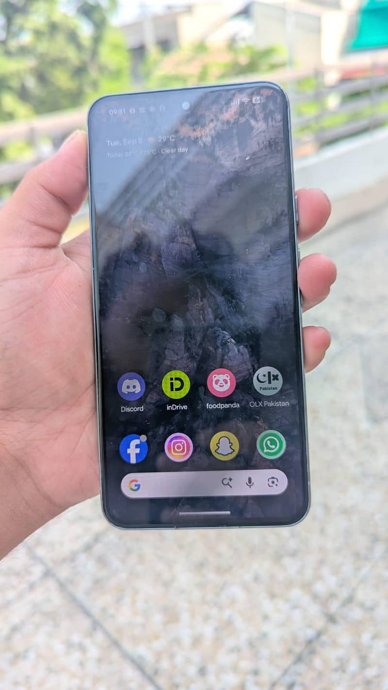 Google Pixel 8 4