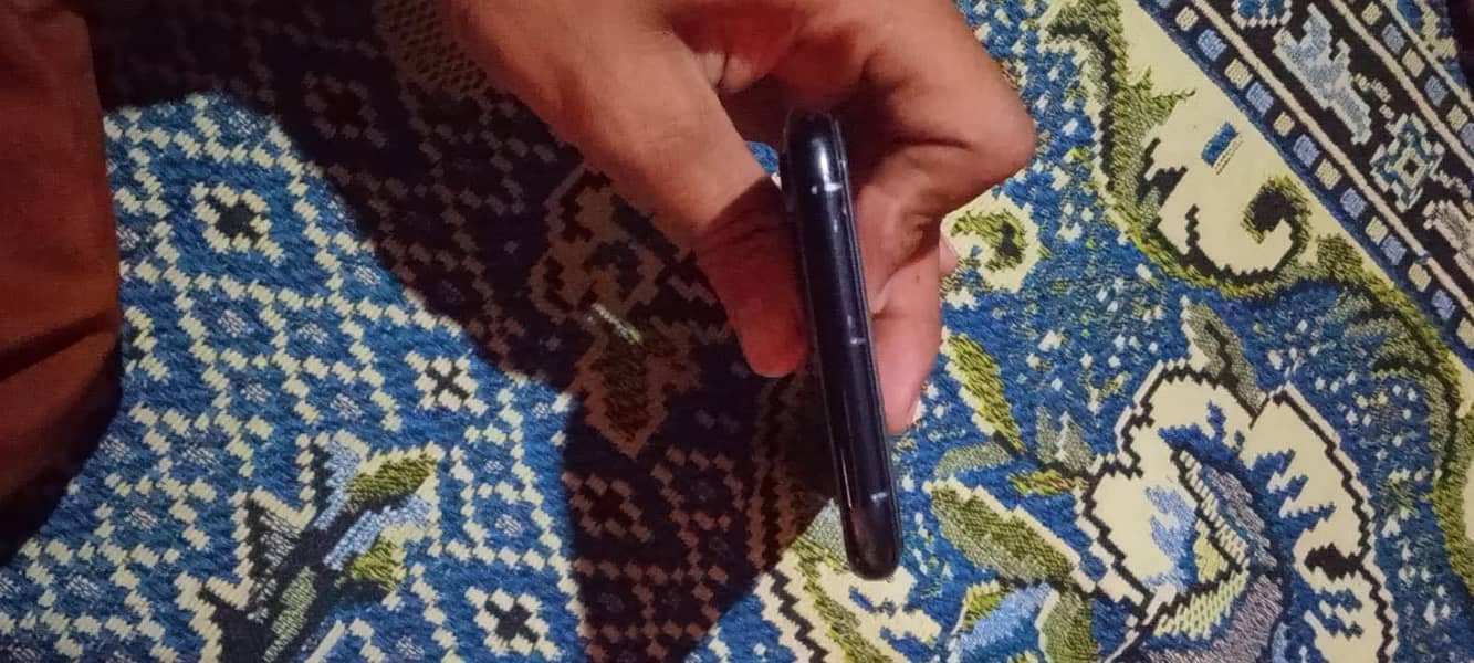Apple iPhone XR 4