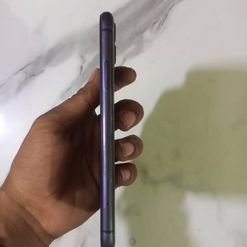 Apple iPhone 11 3