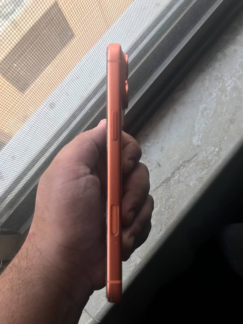 Apple iPhone 17 Pro Max 4