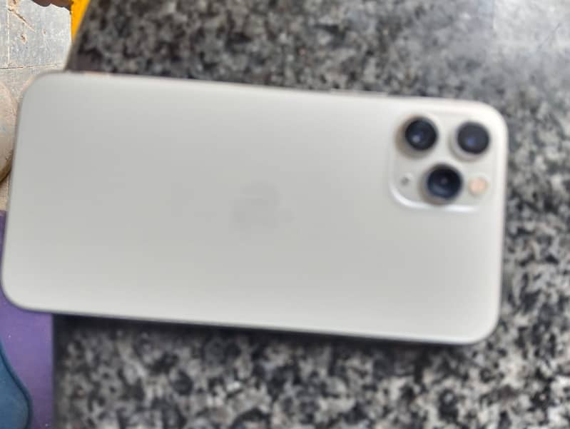 Apple iPhone 11 0