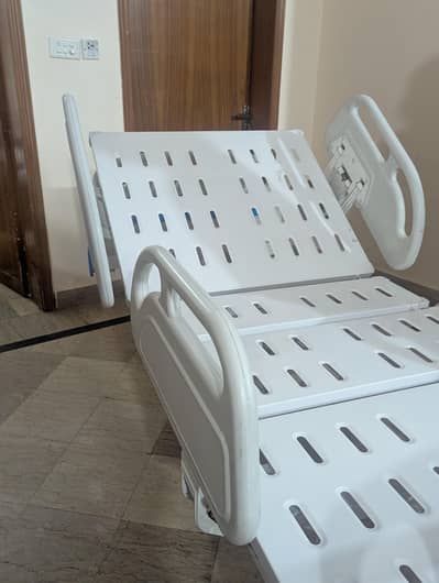 Electric Medical Bed, Patient Bed Available for Rent or Purchase