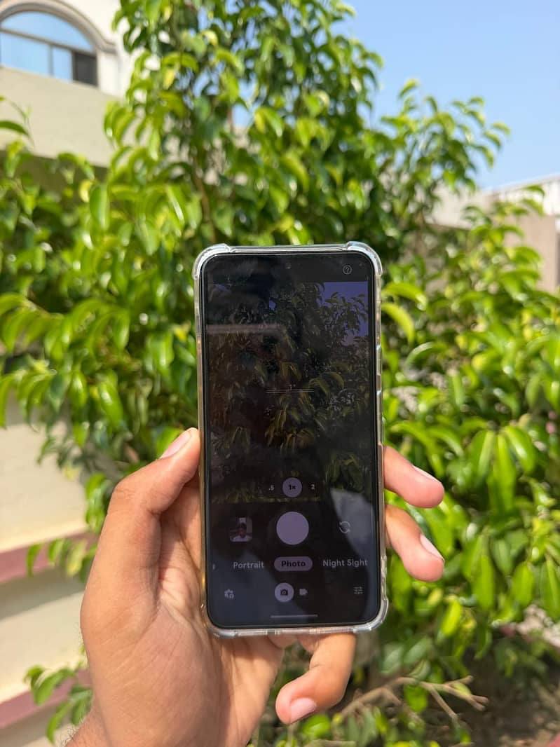 Google Pixel 8 3