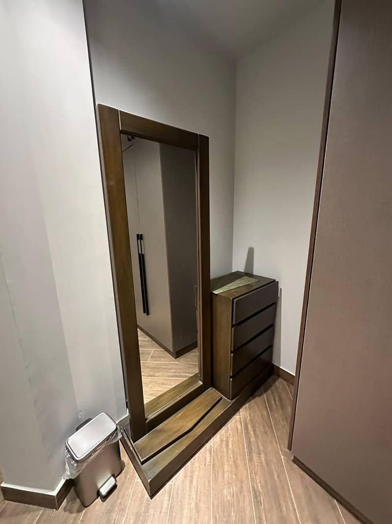 Dressing table 0
