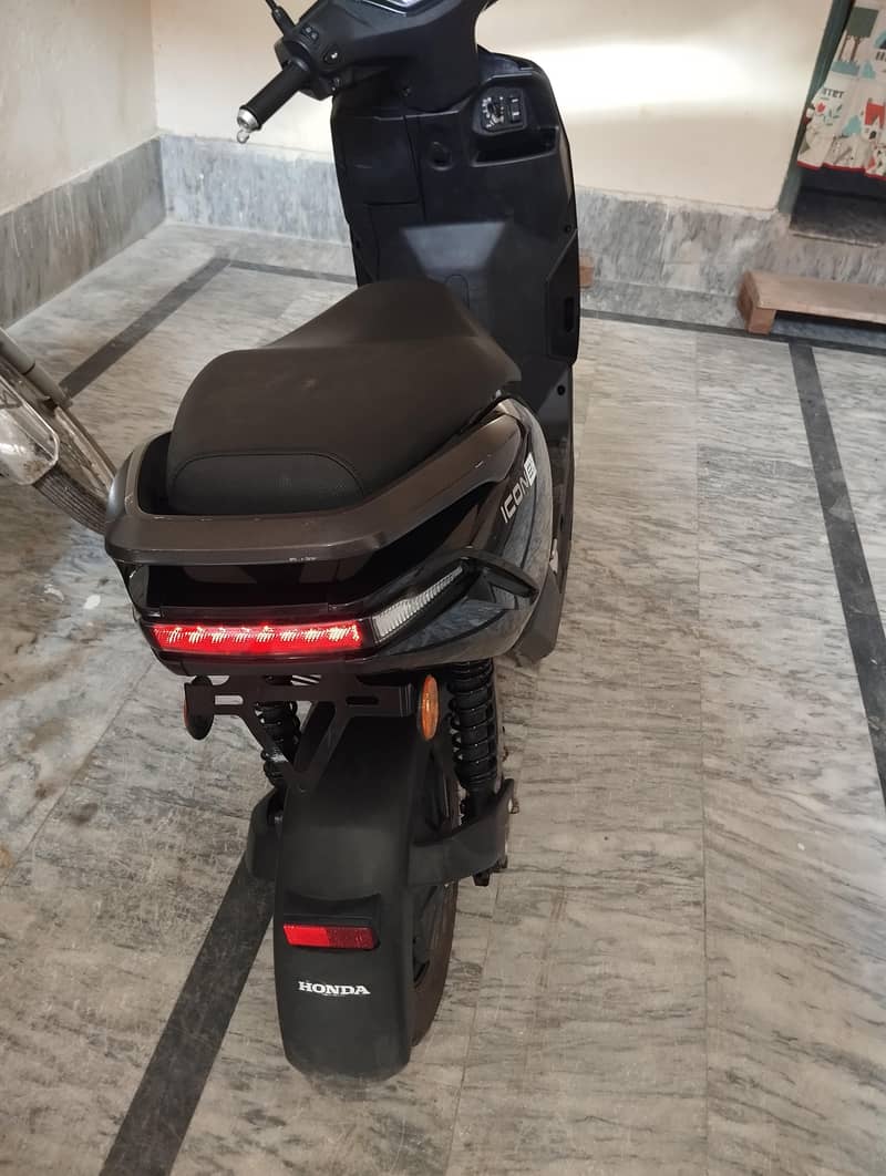 Honda ICON e 4