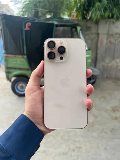 Apple iPhone 16 Pro Max