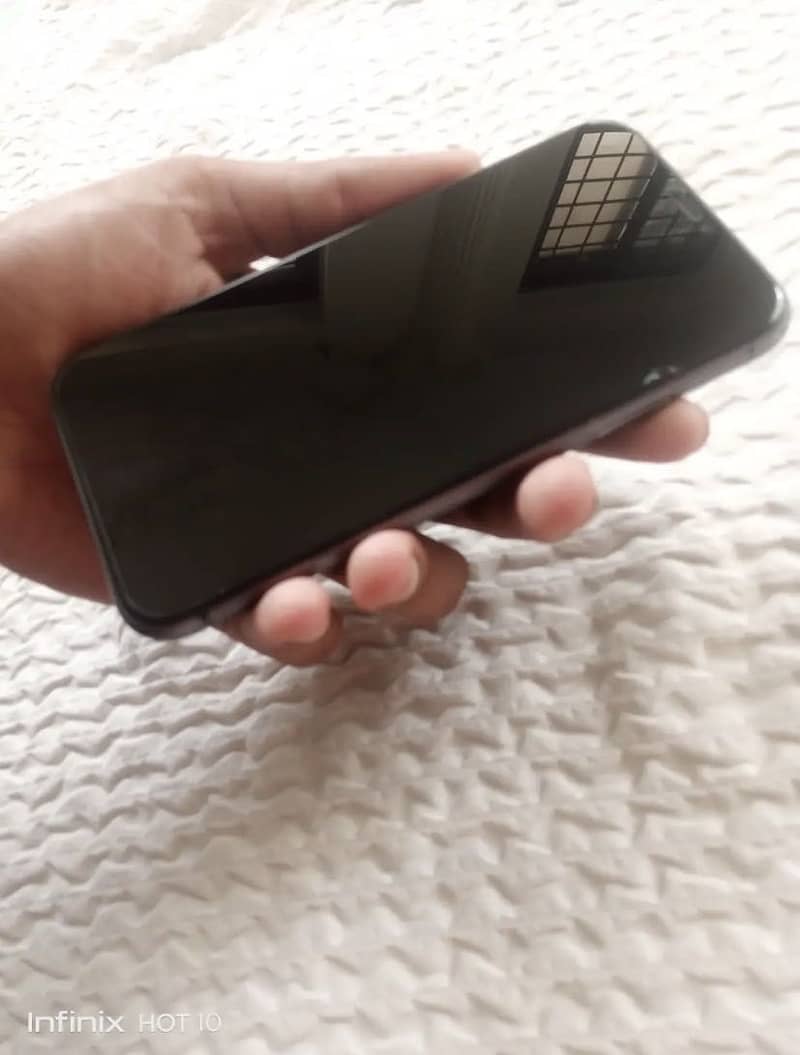 Apple iPhone 11 5