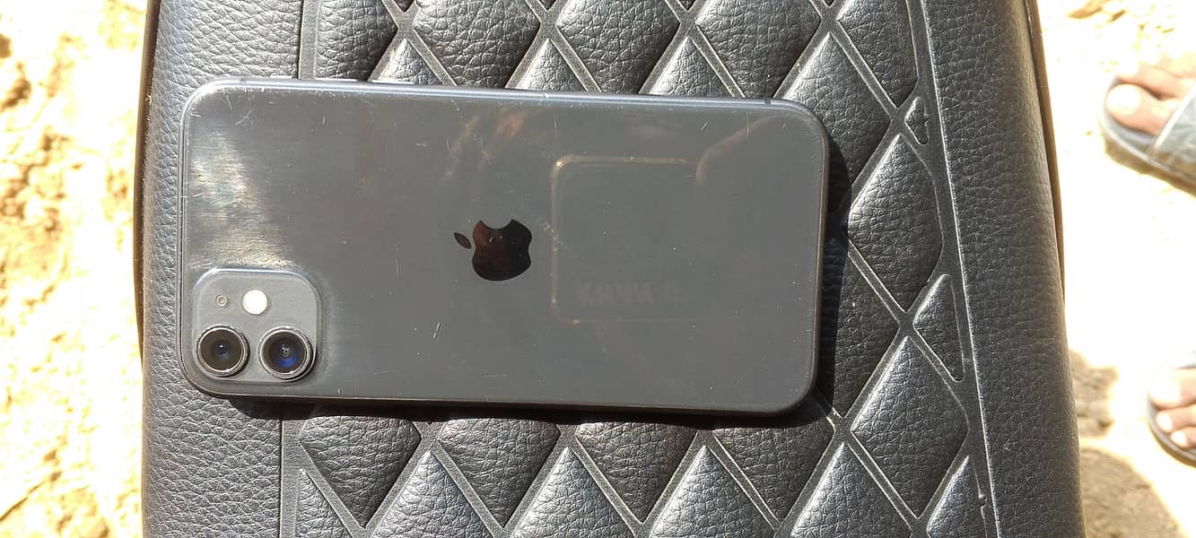 Apple iPhone 11 0