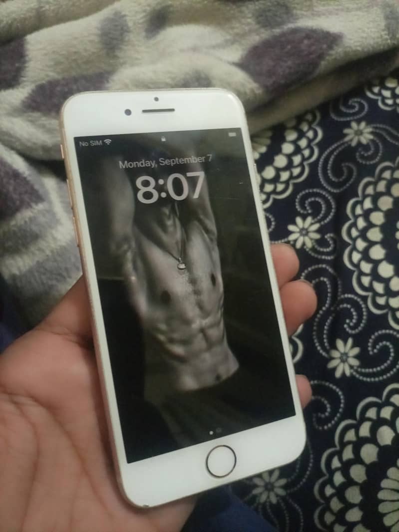 Apple iPhone 8 1