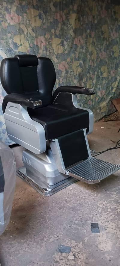 Saloon Chairs / Barber Chairs / Parlour Chairs / Cutting Chairs
