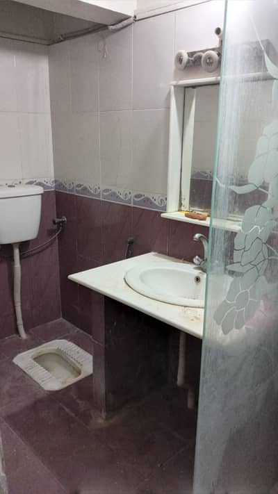 3 bed dd ground floor portion available for rent