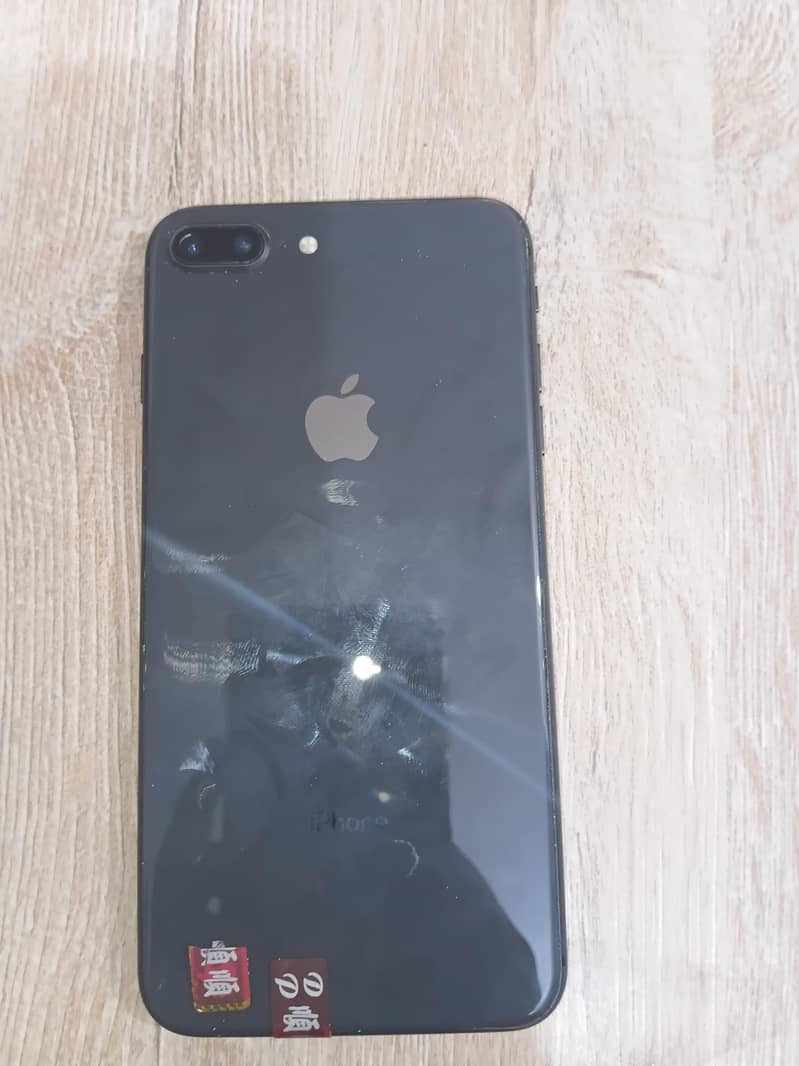 Apple iPhone 8 Plus 1