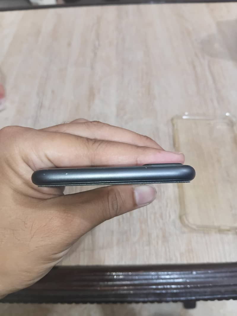 Apple iPhone 8 Plus 4